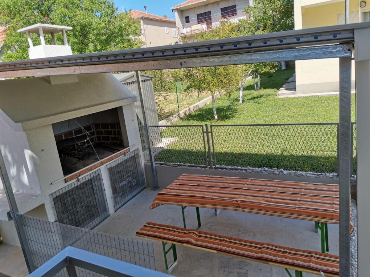 Marini Apartmani Трогир Екстериор снимка