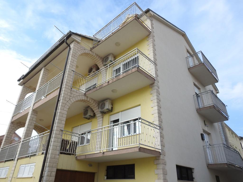 Marini Apartmani Трогир Екстериор снимка