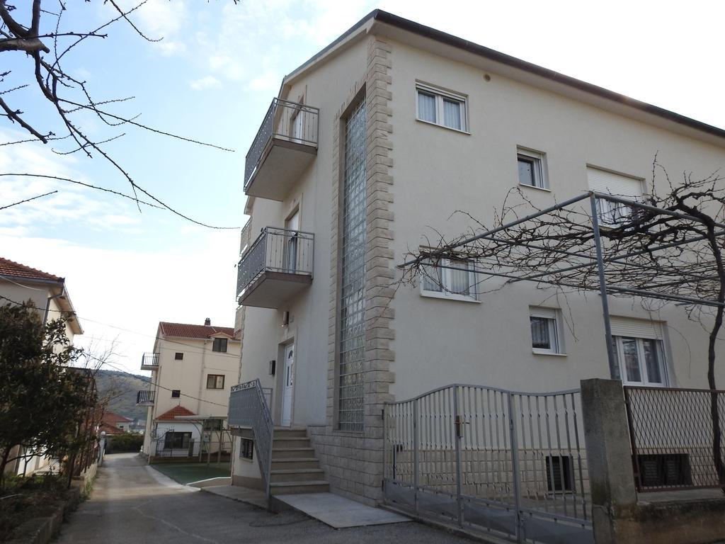 Marini Apartmani Трогир Екстериор снимка