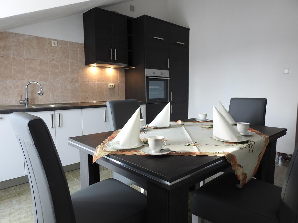 Marini Apartmani Трогир Екстериор снимка